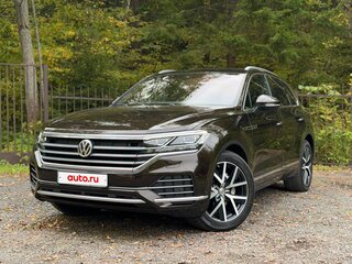 2019 Volkswagen Touareg III, коричневый, 4500000 рублей, вид 1