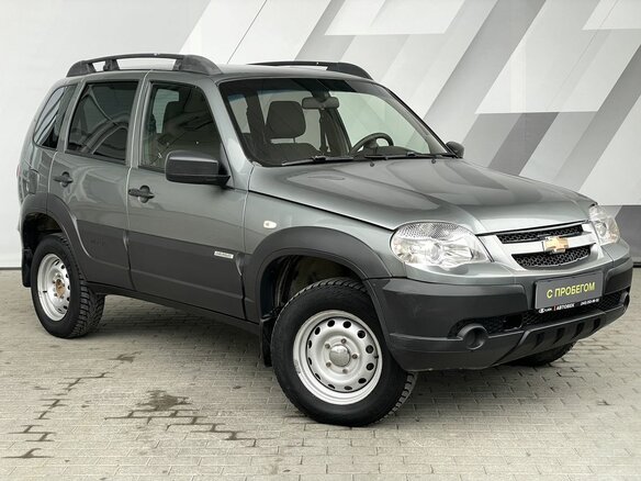 2017 Chevrolet Niva I Рестайлинг, серый, 625000 рублей - вид 2
