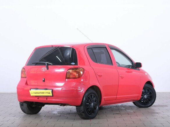 2002 Toyota Vitz I (P10), красный, 479000 рублей - вид 5