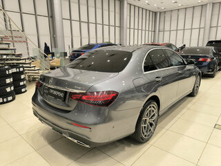 2021 Mercedes-Benz E-Класс 200 V (W213, S213, C238) Рестайлинг, серый, 4450000 рублей, вид 5