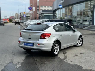 2012 Chevrolet Cruze I, серебристый, 729000 рублей, вид 4