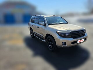 2013 Toyota Land Cruiser 200 Series Рестайлинг 1, золотистый, 4800000 рублей, вид 4