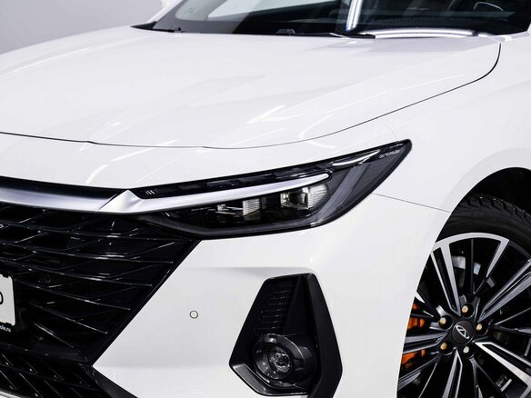 2025 Chery Arrizo 8, белый - вид 3