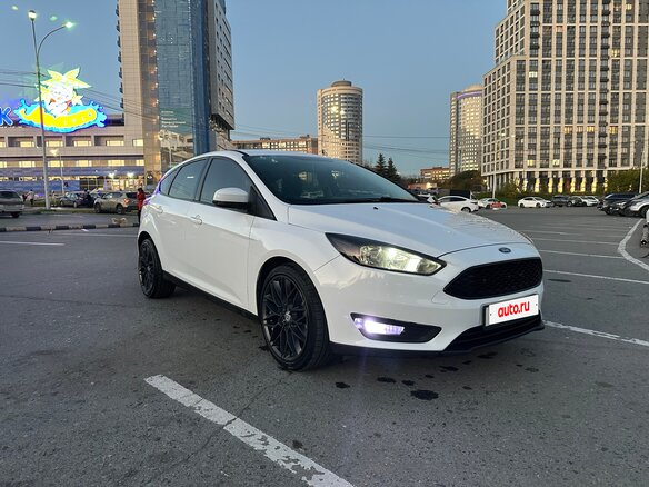 2017 Ford Focus III Рестайлинг, белый, 1300000 рублей