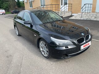 2009 BMW 5 серии 520i V (E60/E61) Рестайлинг, чёрный, 860000 рублей, вид 2