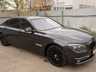 2013 BMW 7 серии Long 740Li xDrive V (F01/F02/F04) Рестайлинг, серый, 2000000 рублей, вид 4