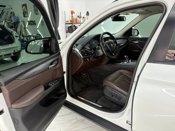 2017 BMW X5 25d III (F15), белый, 3000000 рублей - вид 4