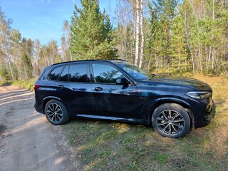 2021 BMW X5 30i IV (G05/G18), чёрный, 5800000 рублей, вид 3