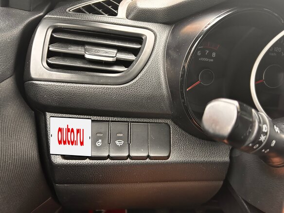 2015 Kia Rio III Рестайлинг, белый, 500000 рублей - вид 8