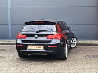 2017 BMW 1 серии 118i II (F20/F21) Рестайлинг, чёрный, 1649000 рублей, вид 4