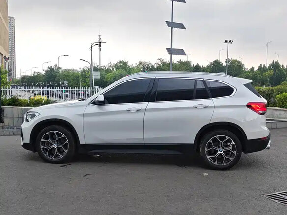 2022 BMW X1 Long 20Li sDrive II (F48) Рестайлинг, белый, 2100000 рублей - вид 7