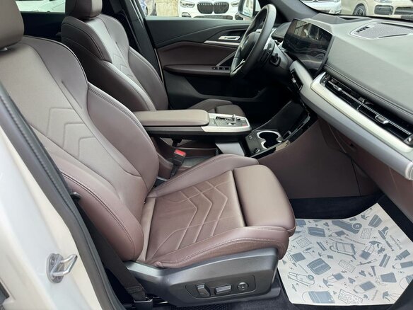 2025 BMW X1 20i xDrive III (U11/U12), белый, 5760000 рублей - вид 26