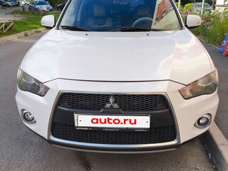 2011 Mitsubishi Outlander II Рестайлинг, белый, 999000 рублей, вид 2