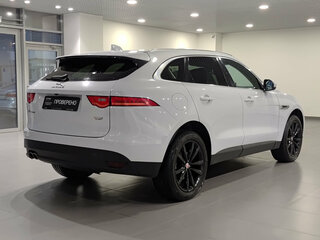 2017 Jaguar F-Pace I, белый, 2550000 рублей, вид 5