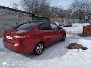 2013 Kia Rio III, красный, 555000 рублей, вид 2