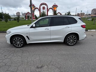 2020 BMW X5 30d IV (G05/G18), белый, 5300000 рублей, вид 5