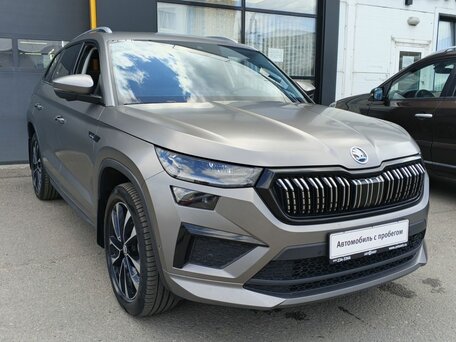2023 Skoda Kodiaq I Рестайлинг, серый, 4420000 рублей, вид 3
