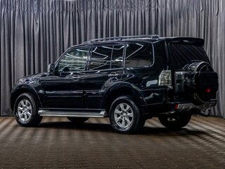 2014 Mitsubishi Pajero IV Рестайлинг 1, чёрный, 2025000 рублей, вид 4