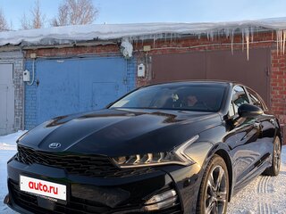 2020 Kia K5 III, чёрный, 2590000 рублей, вид 1