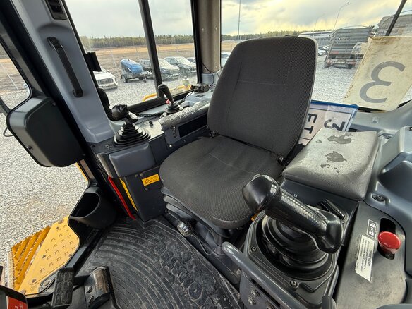 2017 Komatsu D65, жёлтый, 12300000 рублей - вид 20