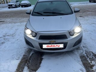 2014 Chevrolet Aveo II, серебристый, 635000 рублей, вид 2