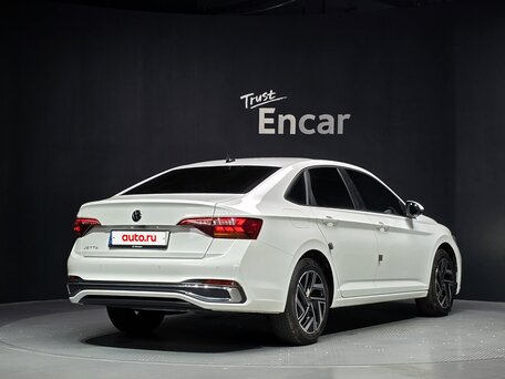 2022 Volkswagen Jetta VII Рестайлинг, белый, 1805000 рублей, вид 3