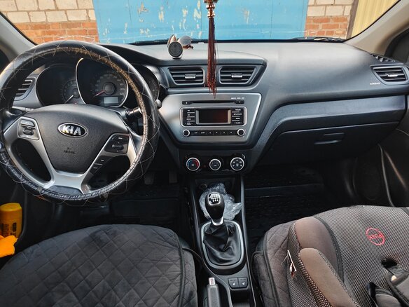 2016 Kia Rio III Рестайлинг, коричневый, 1019000 рублей - вид 1