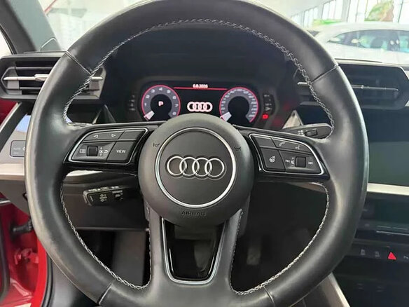 2023 Audi A3 35 TFSI Long IV (8Y), красный, 1790000 рублей - вид 11