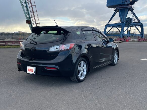 2010 Mazda Axela II, чёрный - вид 3