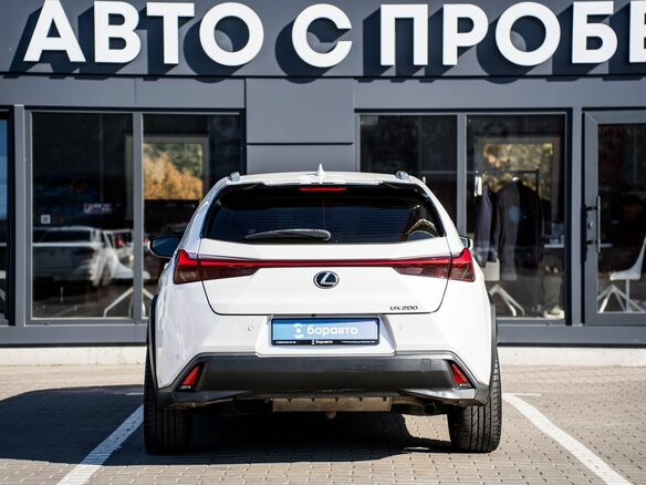 2020 Lexus UX 200 I, белый, 2700000 рублей - вид 4