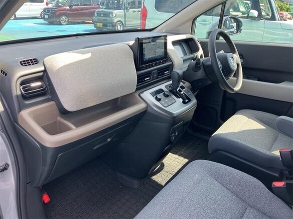 2025 Honda Freed Air III, серебристый, 1940007 рублей - вид 8