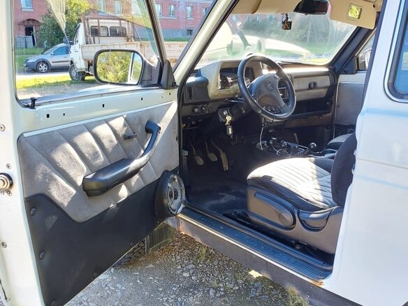 2011 Lada (ВАЗ) 2121 (4x4) I Рестайлинг, белый, 380000 рублей - вид 7