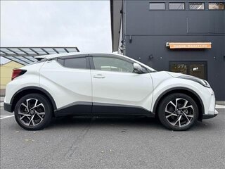 2023 Toyota C-HR I Рестайлинг, белый, 1390000 рублей, вид 5
