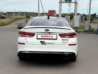 2019 Kia Optima IV Рестайлинг, белый, 1499999 рублей, вид 5