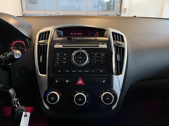 2010 Kia Ceed I Рестайлинг, серебристый, 685000 рублей - вид 12