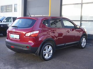 2011 Nissan Qashqai I Рестайлинг, красный, 1100000 рублей, вид 5