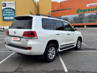 2016 Toyota Land Cruiser 200 Series Рестайлинг 2, белый, 5500000 рублей, вид 5