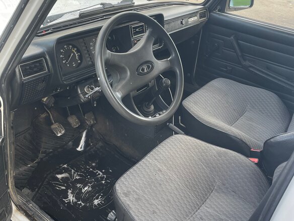 2004 Lada (ВАЗ) 2107, белый, 130000 рублей - вид 4