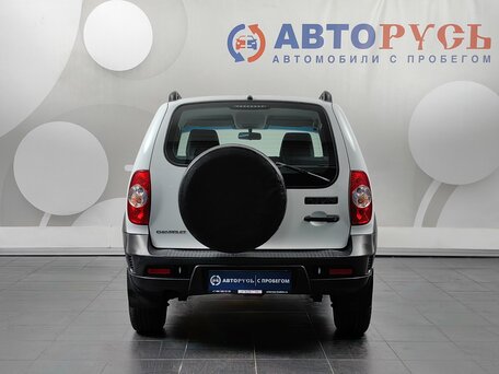 2018 Chevrolet Niva I Рестайлинг, белый, 695000 рублей, вид 4