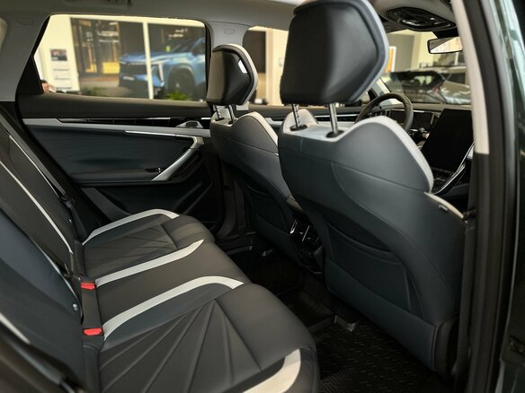 2026 Geely Atlas II, зелёный, 3449990 рублей - вид 13