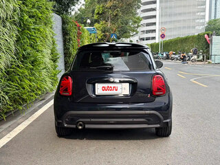 2023 Mini Hatch Cooper III (F55/F56) Рестайлинг 2, синий, 2340275 рублей, вид 4