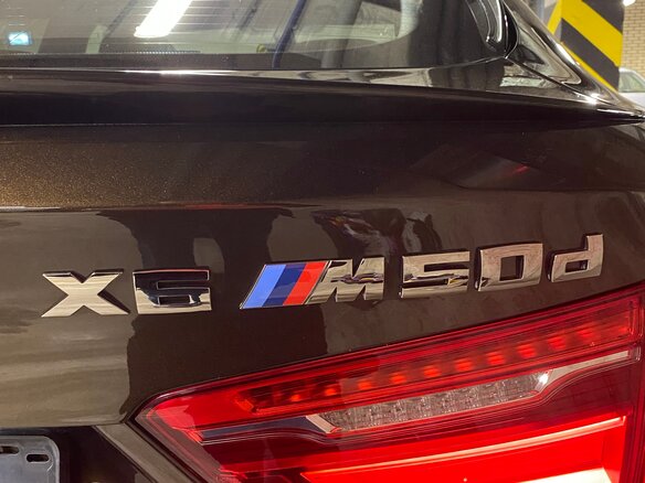 2017 BMW X6 M50d II (F16), коричневый, 4250000 рублей - вид 21