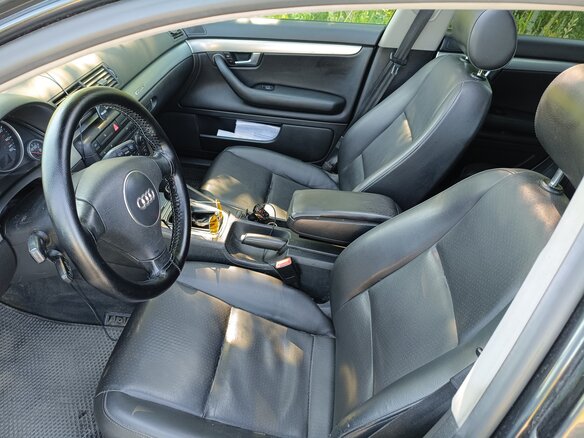 2002 Audi A4 II (B6), чёрный - вид 3