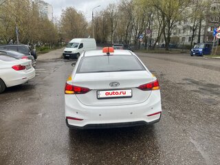 2017 Hyundai Solaris II, белый, 1000000 рублей, вид 3