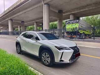 2023 Lexus UX 300e I, белый, 2510000 рублей, вид 2