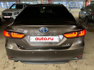 2022 Toyota Camry VIII (XV70) Рестайлинг, серый, 2850000 рублей, вид 3