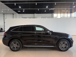 2021 Mercedes-Benz EQC 400 I (N293), чёрный, 6500000 рублей, вид 4