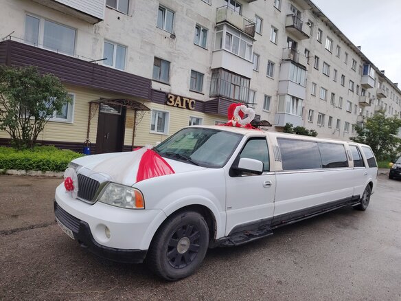 2004 Lincoln Navigator 4-speed II, белый, 450000 рублей