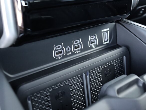 2026 Ram 1500 Crew Cab V Рестайлинг, красный, 12590000 рублей - вид 33