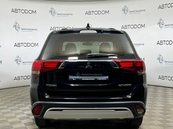 2018 Mitsubishi Outlander III Рестайлинг 2, чёрный, 1649900 рублей - вид 6